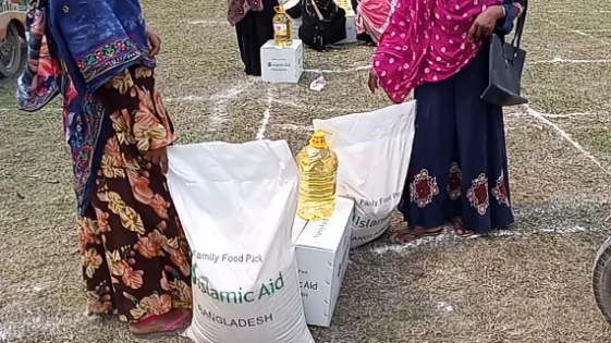 লালমনিরহাটে সোয়াবের রমজান উপলক্ষে প্রায় ২১লক্ষ টাকার সামগ্রী বিতরণ